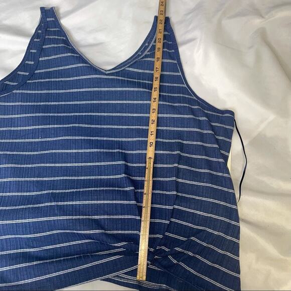 Juniors' Plus Size top SO Knot Front Double V Tank size 
2X, Blue Striped NEW - Picture 4 of 9